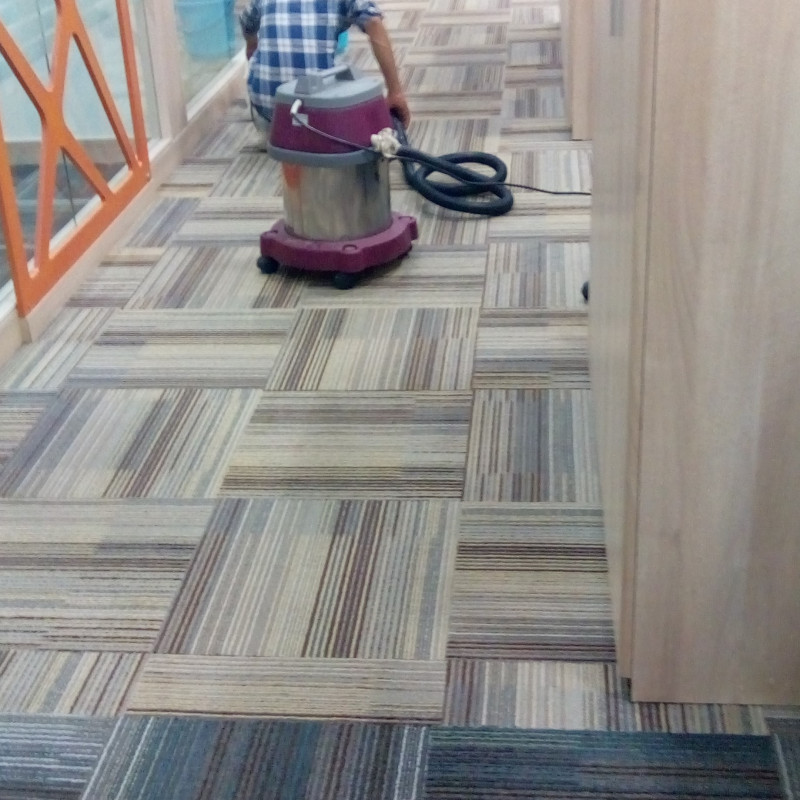 Carpet Cleaning And Shampooing Services