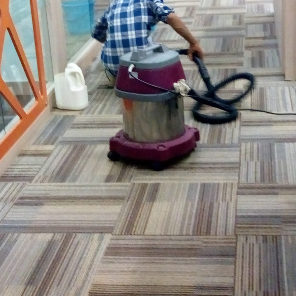 Carpet Shampooing Service Provider In Palwal image